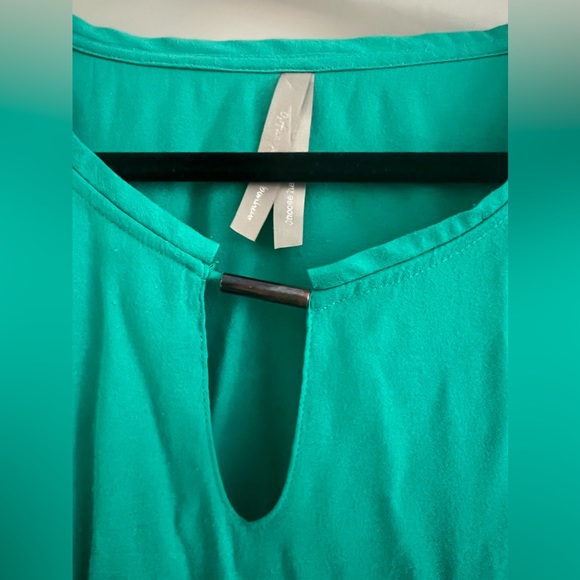 2/$10!! Penningtons bright green top short sleeve blouse 3XL - Picture 3 of 9